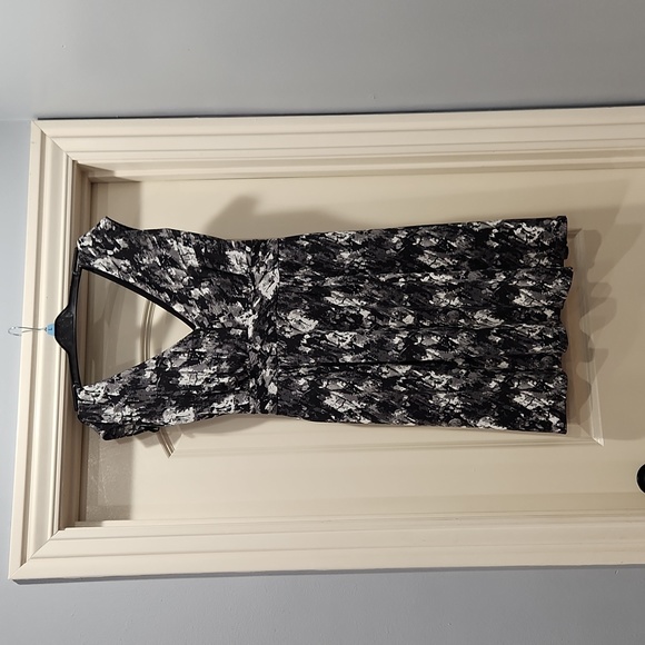 Trulli sleeveless‎ dress - Picture 1 of 4